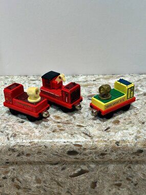 Thomas & Friends Sodor Rescue Airport Car Lot 3 Take Along 2004 Learning Curve
